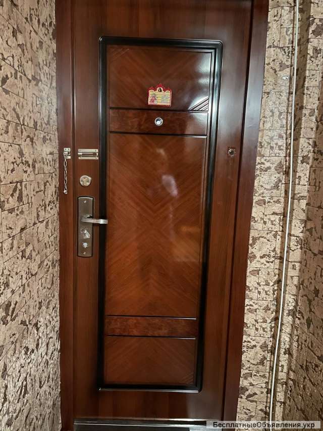 Дверь железная новая 90си