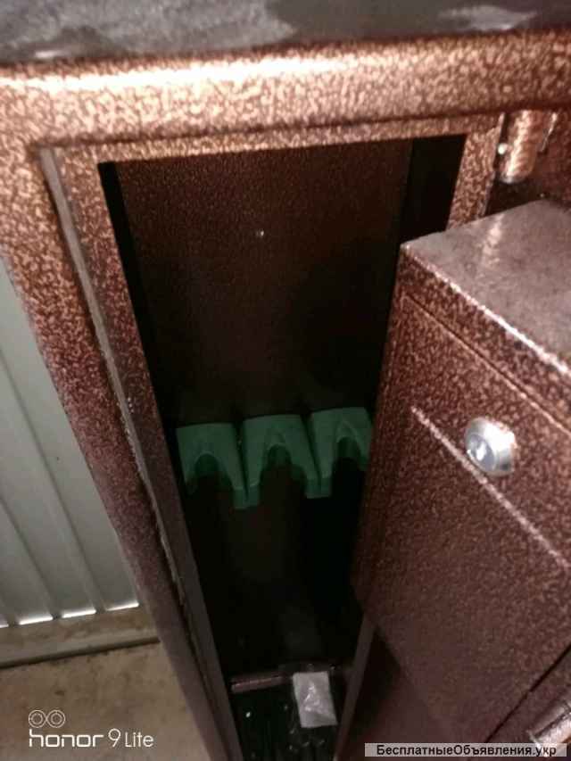 Сейф оружейный на 3 ствола