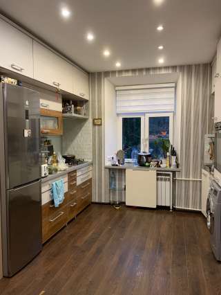 2 комнатную квартиру с евроремонтом