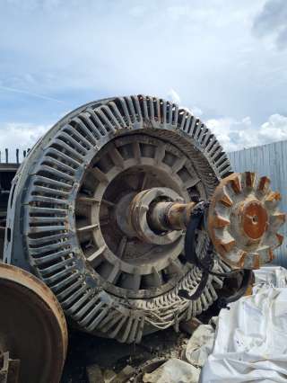 Двигатель синхронный