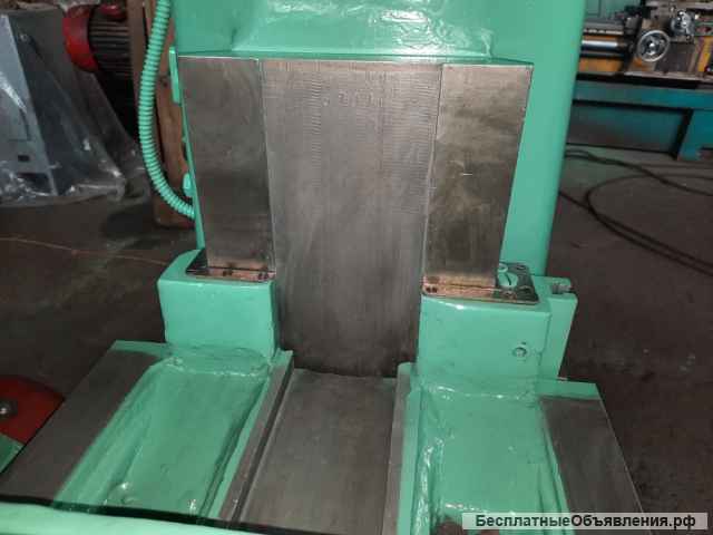 Станок вертикально-фрезерный F2-250