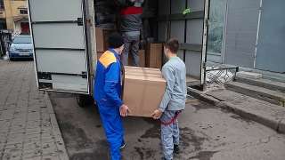 Грузчики по низу рынка