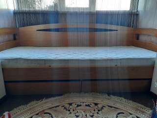 Кровать односпальная из массива дерева + ортопедический матрац