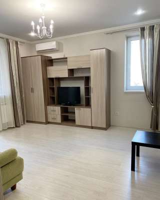 Сдаю 2 к.кв. ул. Орбитальная 4/17кирп. 55м. ремонт