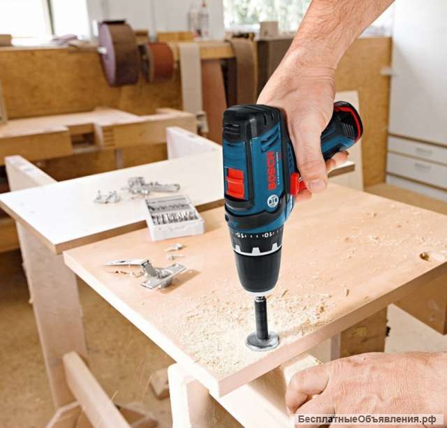 Мастера по сборке мебели и установке бытовой техники, отделочники