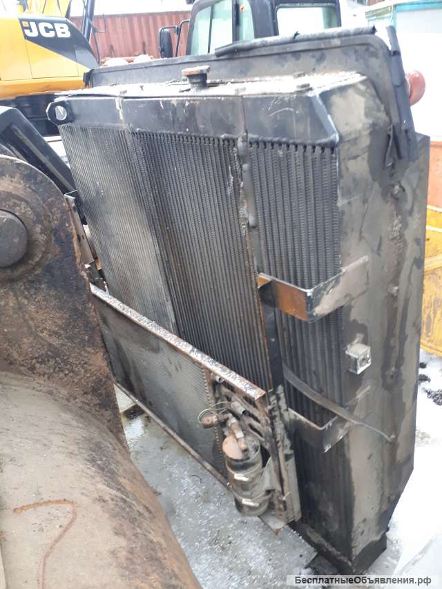 Радиаторы в сборе JCB 330