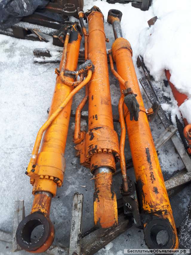Гидроцилиндр стрелы JCB 330