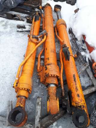Гидроцилиндр стрелы JCB 330