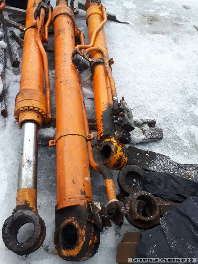 Гидроцилиндр стрелы JCB 330