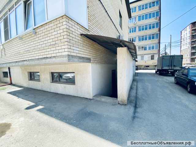Коммерция 48 м2 Российский