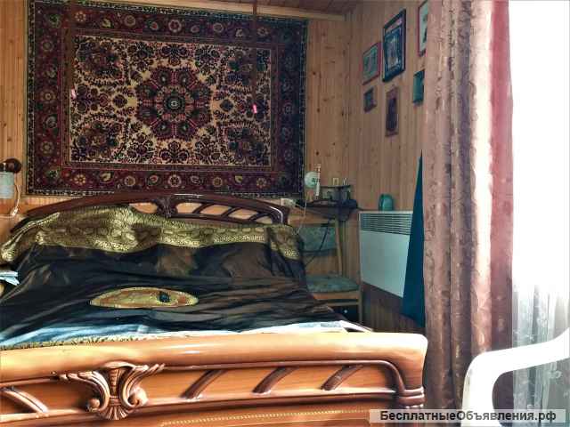 Уютную дачу в окружении леса