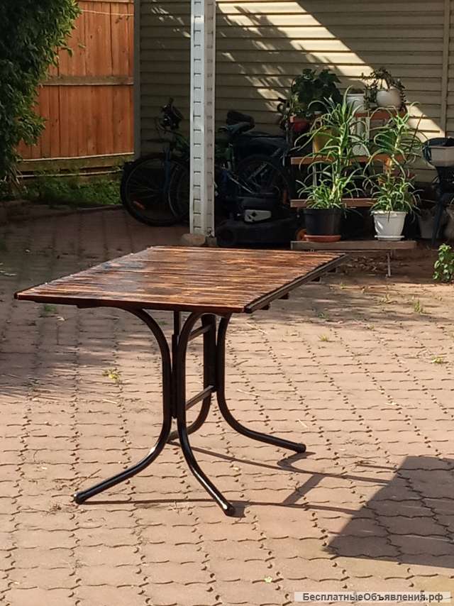 Стол деревянный