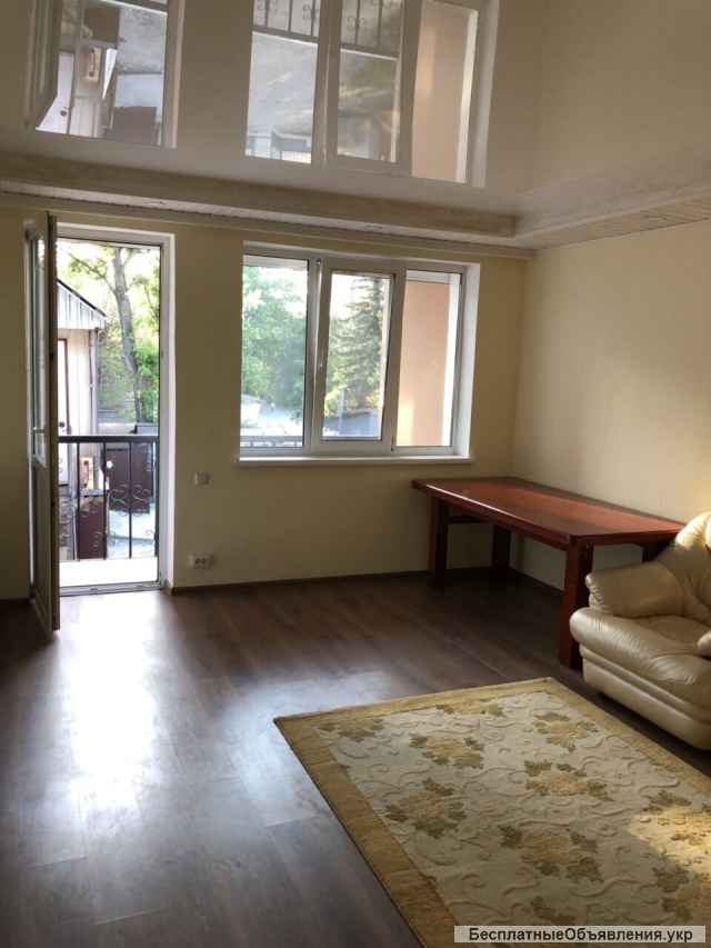 Аренда помещения 100 кв м с гаражом ул Новополевая Соломенский район