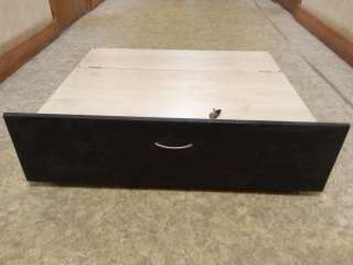 Ящик выкатной закрытый