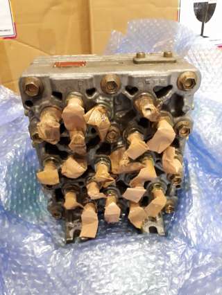 Клапан челночный hitachi zx