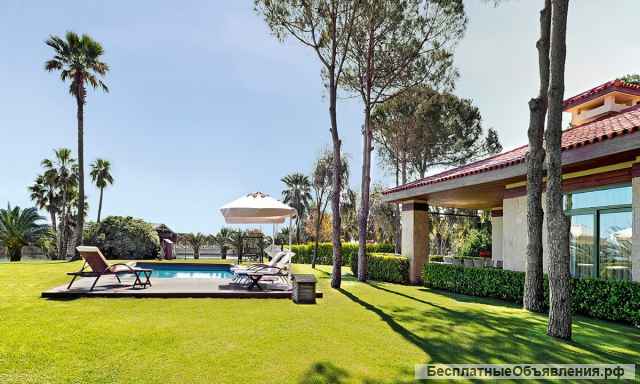 Участок для строительства отеля и яхт марины