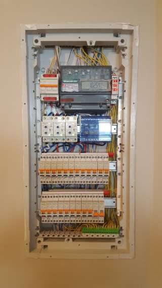 Требуются электромонтажники