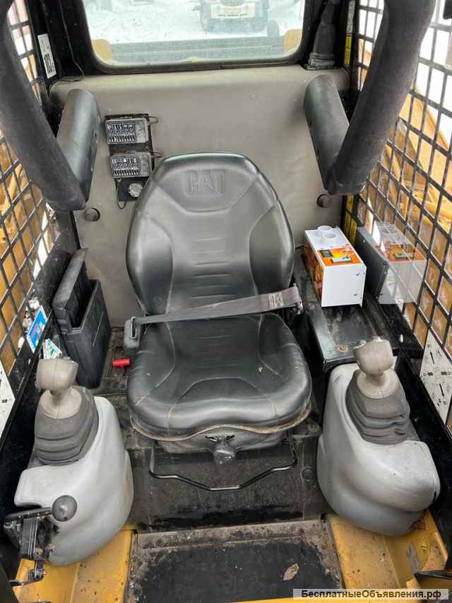 Мини-погрузчик ковшовый BOBCAT NEW HOLLAND L225 bobcat