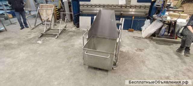 Подъёмник - опрокидыватель пневматический-передвижной