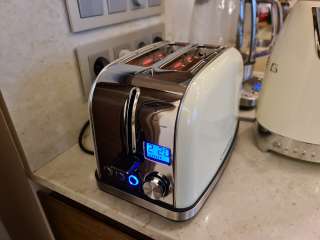 Тостер MAUNFELD