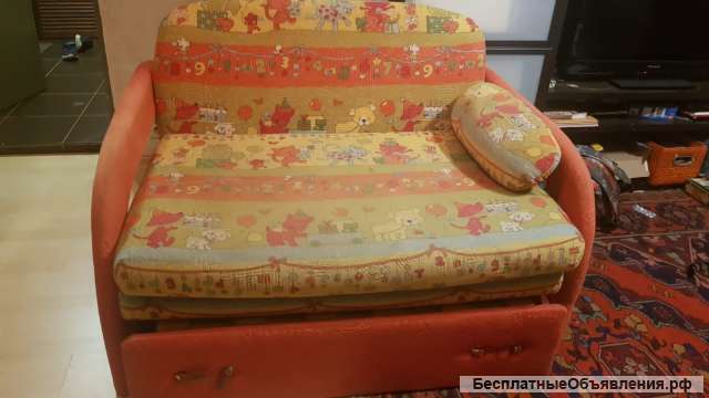 Диванчик детский б/у