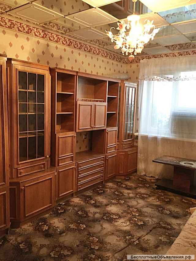 Сдаю 2 к.кв. Комарова Бульвар 6/9п. 54м. ремонт