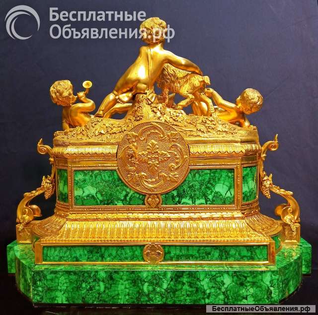 Часы каминные с Путти