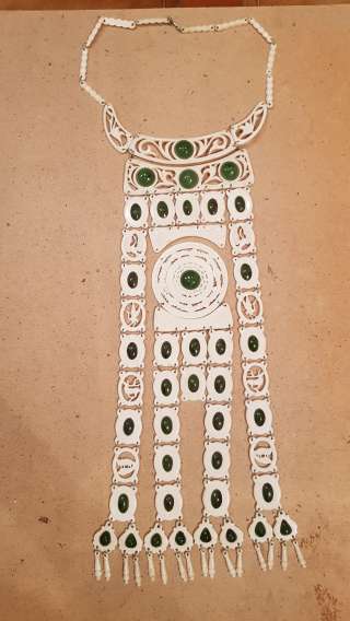 Изделие из бивня мамонта с камнем Нефрит