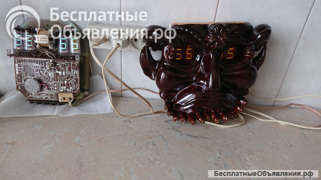 Чaсы элeктpонные нaстенные 2шт