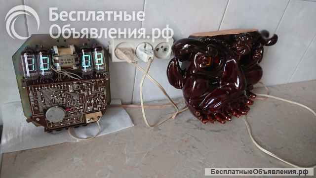 Чaсы элeктpонные нaстенные 2шт