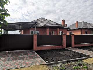 Дом с. Красносельское, ул. Владимирова, 110/55/35, кирп