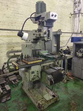 Широкоуниверсальный, инструментальный фрезерный станок TOS FNK25