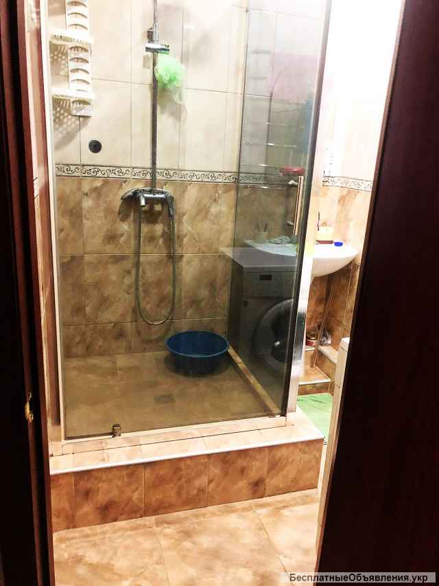 2-Х кімнатну зі свіжим ремонтом на «стометрівці»