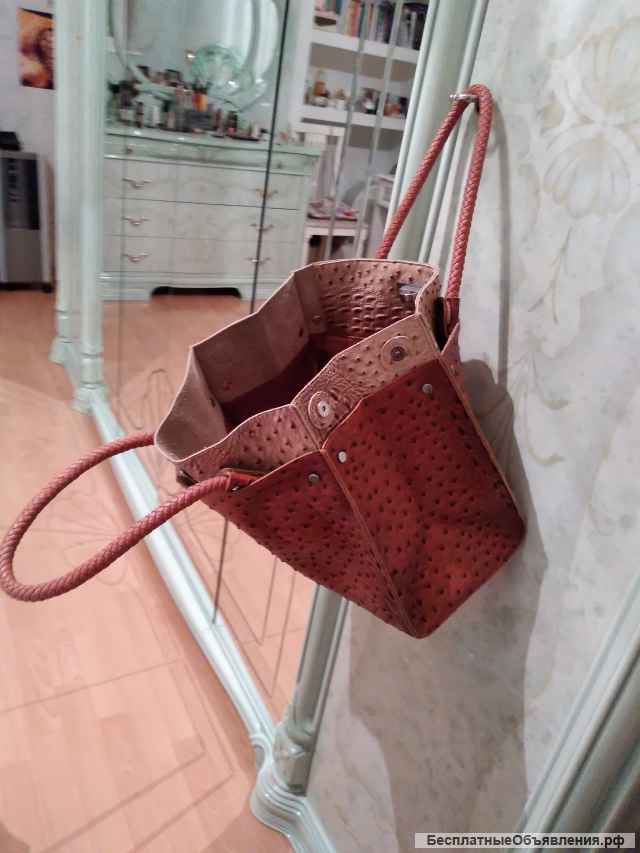Женская сумка из кожи страуса