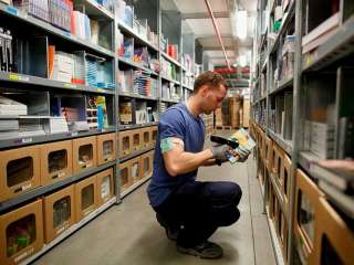 Работник на склад канцелярии в Кольдинге, зарплата 4000 $