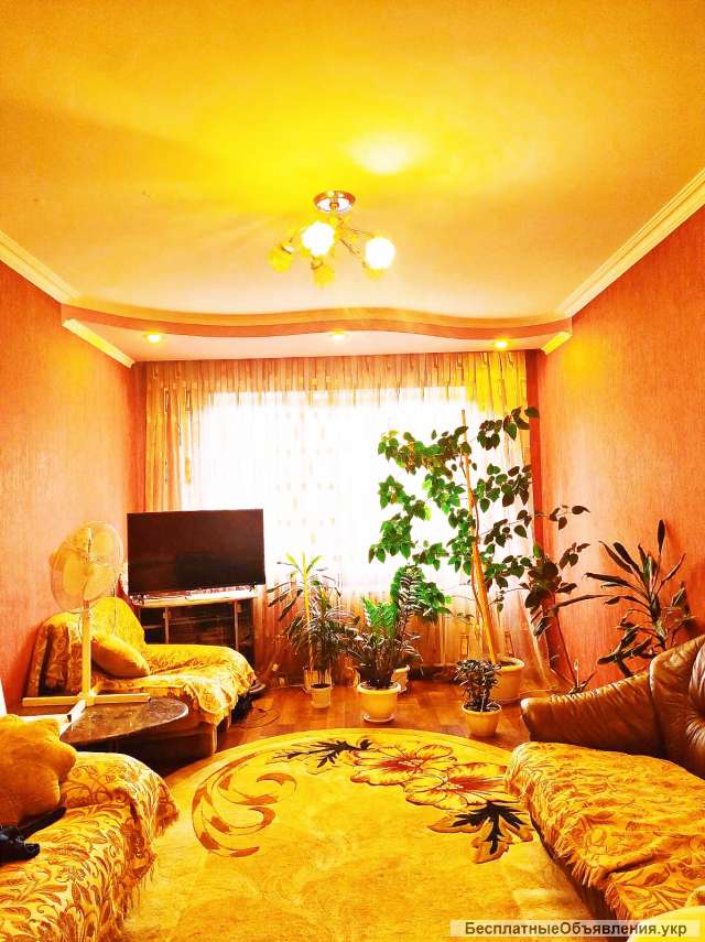 4-Х кімнатну з меблями і технікою