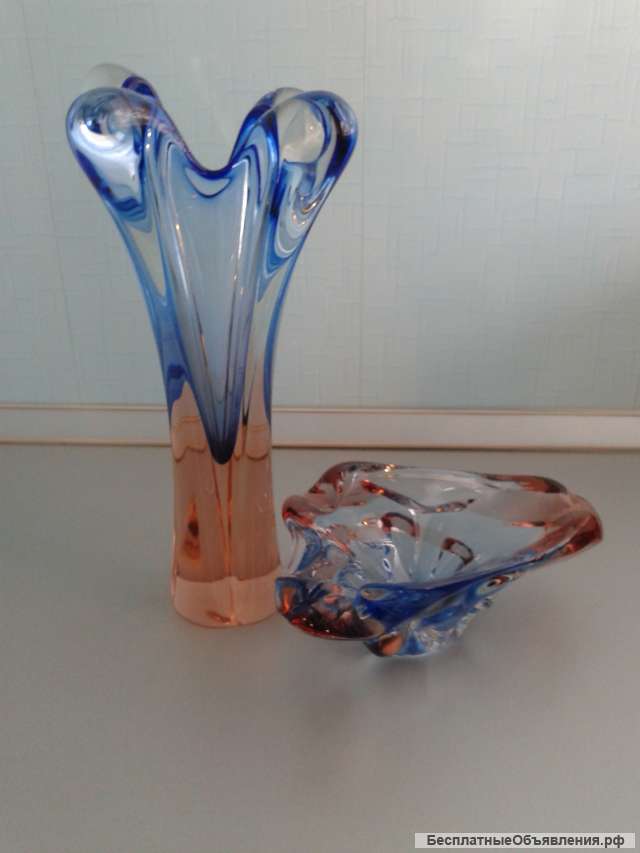 Набор ваза и пепельница чешское стекло