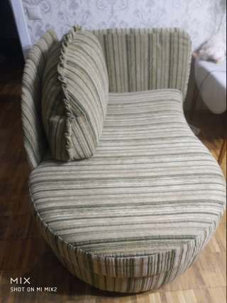 Для дачи и съёмной квартиры *{ Лёгкий } компактный раздвижной диванчик - кушетка {140 - 200} x 80см