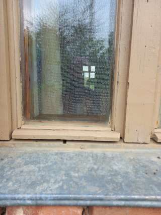 Ремонт стен, деревянных дверей и пола