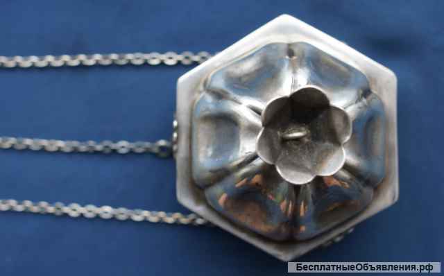 Старинная подвесная серебряная лампада в стиле Ампир. Мастерская «Ж.К». Россия, 1850-е гг.