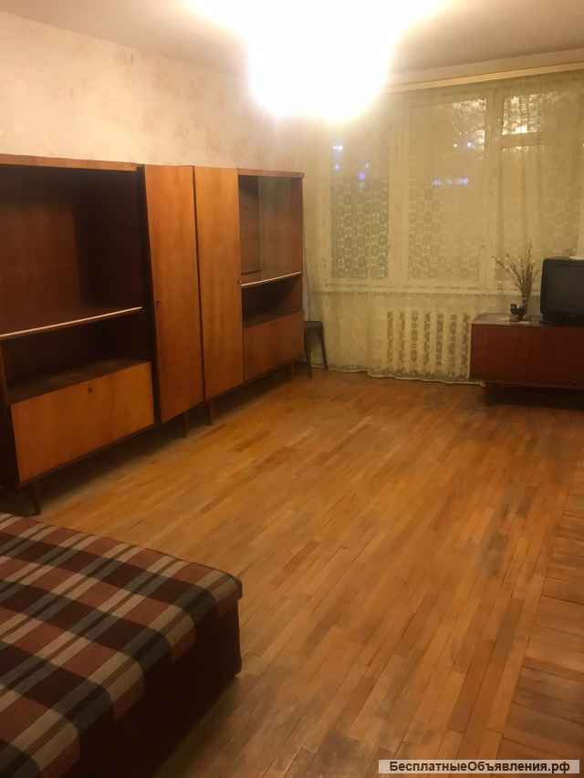 2-к. квартира, 46 м², 1/5 эт. у ТЦ Ребус