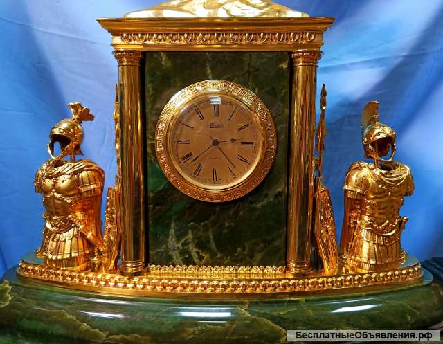 Часы каминные В римском стиле