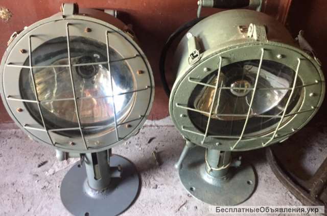 Судовой прожектор СС-890