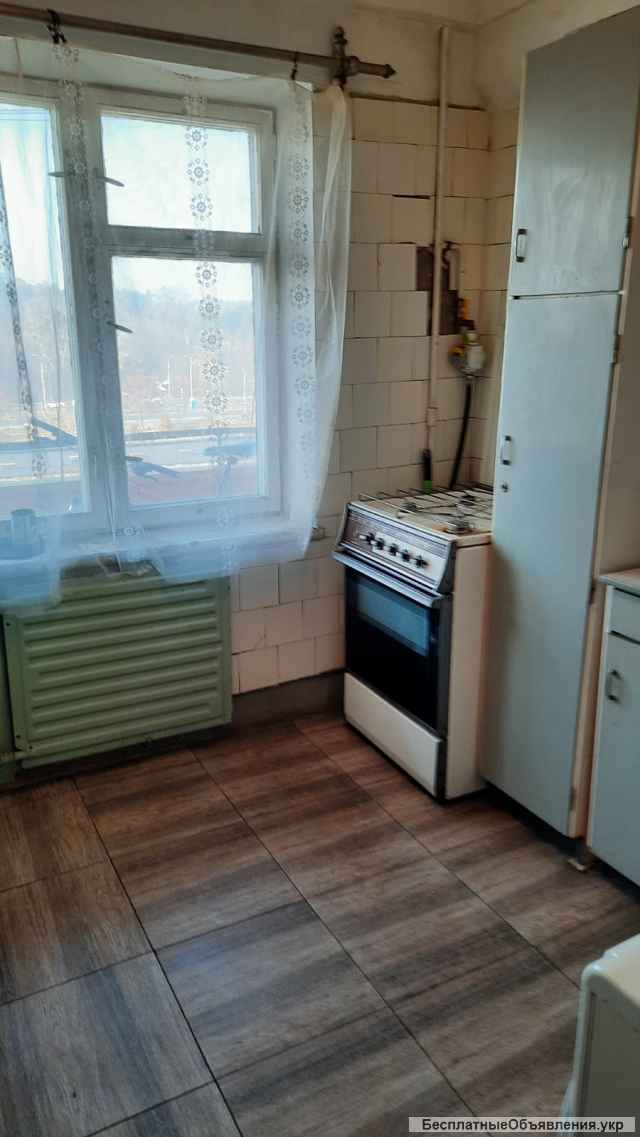 Оболонский р-н. Минский массив. Продам трехкомнатную кв-ру. пр. Минский 6А.