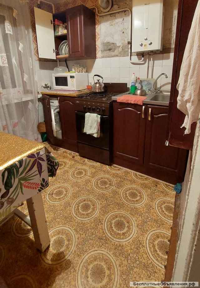 2032 Продаю 3-х комн. квартиру в г. Новошахтинске