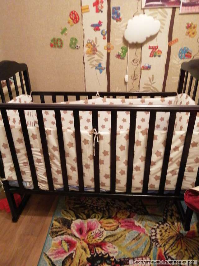 Детская кроватка с матрасом даром