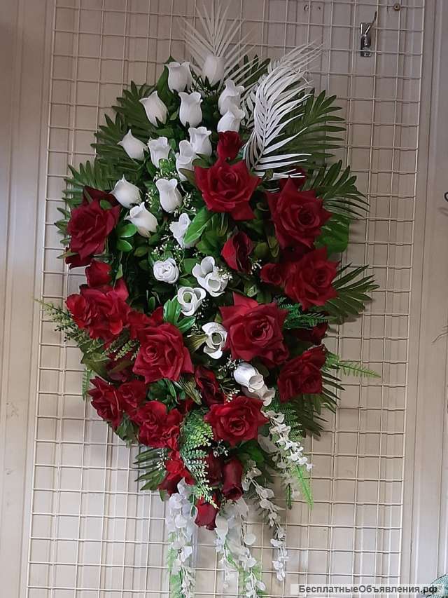 Требуется флорист- веночник