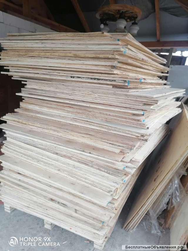 Фанеру 114х148 см 400 рублей /лист