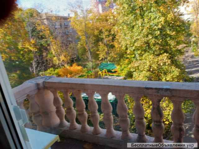 Сдам 3комнатную квартиру Приморский рн, пр. Гагарина (угол Шевченко).