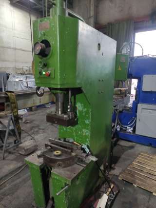 Пресс гидравлический П6324